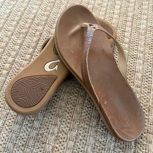 EUC Olukai Honu women’s leather beach sandal size 8